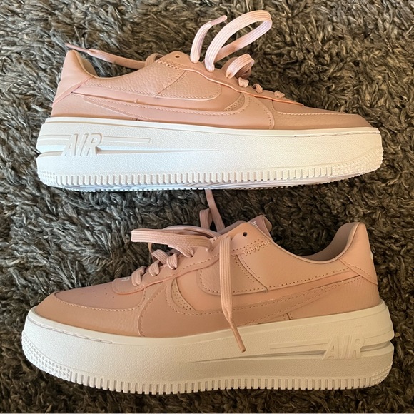 Nike Shoes - NIKE AF1